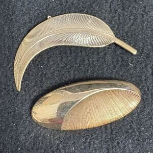 2 Vintage Gold Tone Feather Brooches